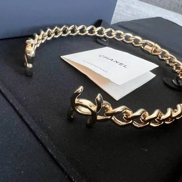 SOLD     Chanel 22C Gold CC Choker Necklace MEDIUM - Picture 4 of 11